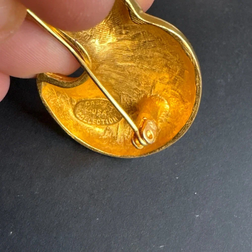 Gold Abstract‎ Brooch | Vintage Modernist Pin | Sculptural Jewelry | Brushed